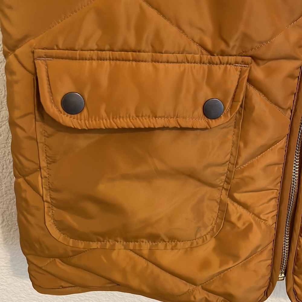 Fall colored vest. - Picture 4 of 5